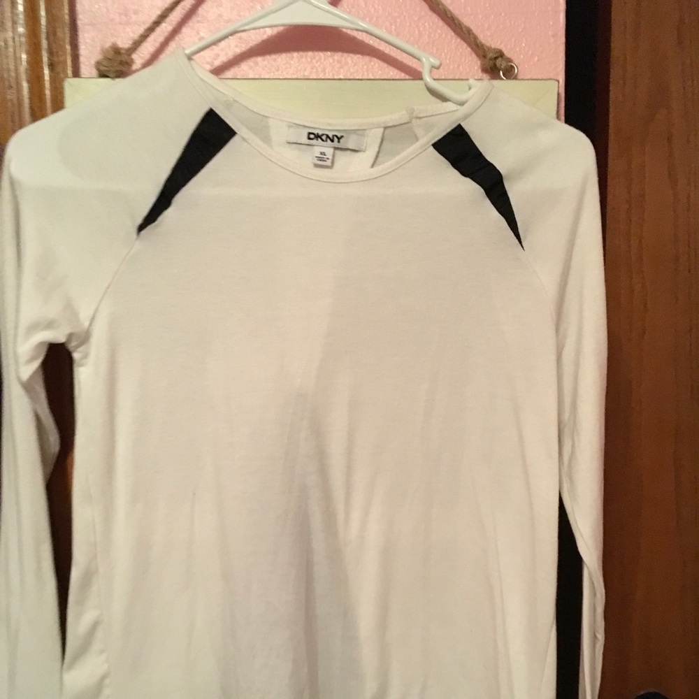 DKNY along sleeve blouse